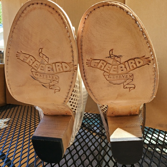 Freebirds - Benni - Picture 5 of 5